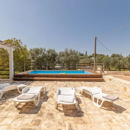 Trullo Aia Antica 别墅 *